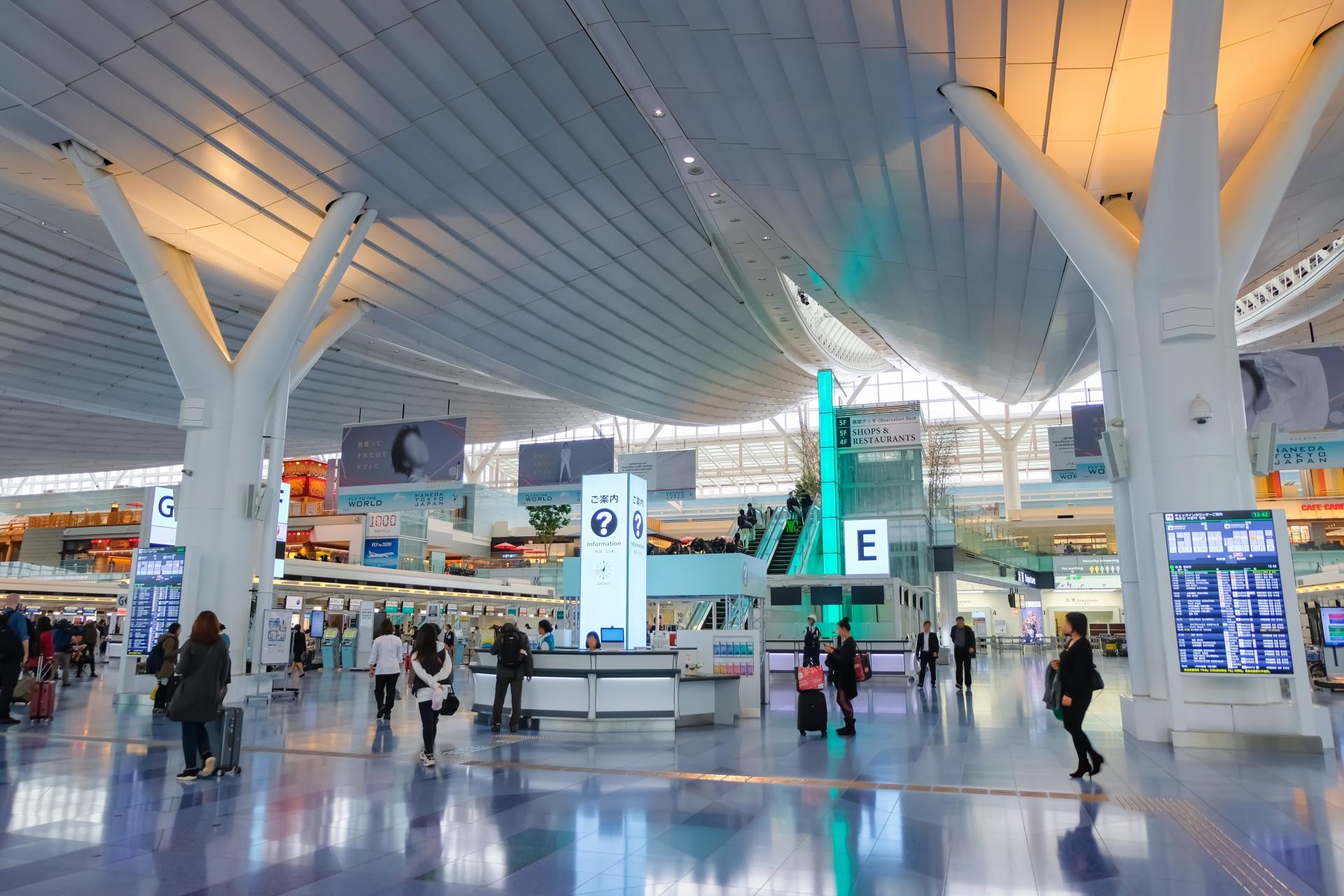 羽田空港で空港泊って出来るの 快適に過ごすためにおすすめな物は 羽田の格安航空券 Lccの比較検索予約サイト トラベリスト