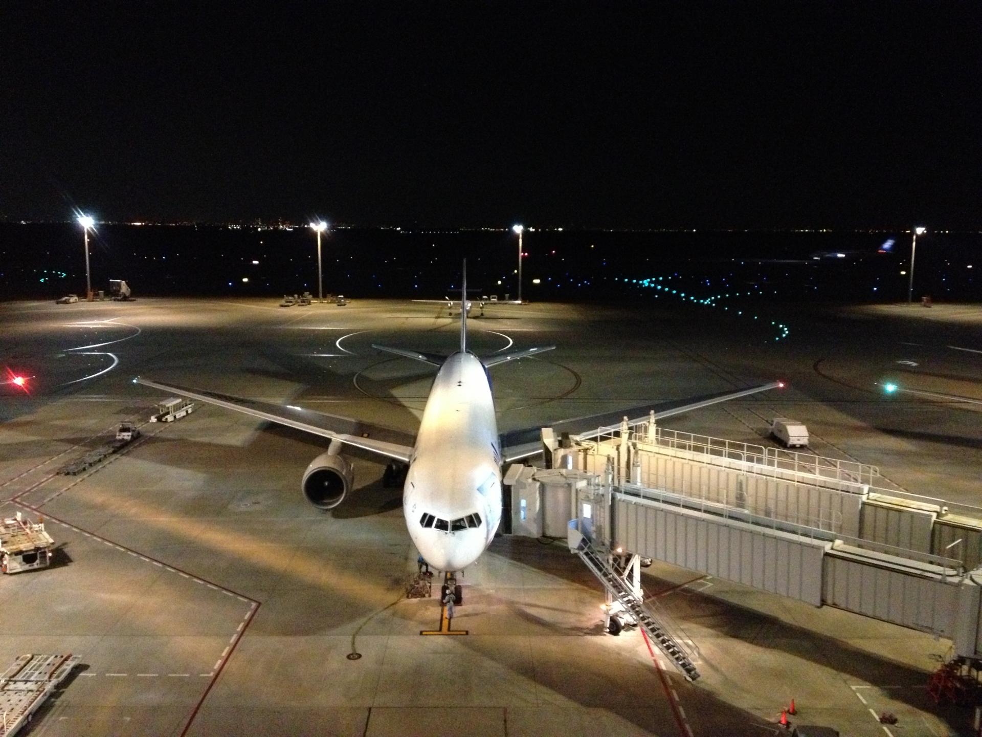 羽田空港の中で泊まる際にあると良いもの